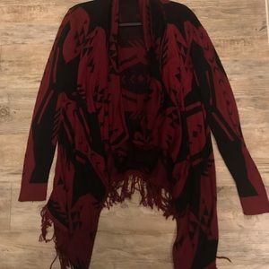 Sweater cardigan with pattern design and cute tassels